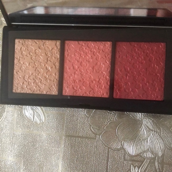 Cheek Palette - Picture 2 of 2